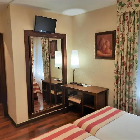 Urogallo Hotel