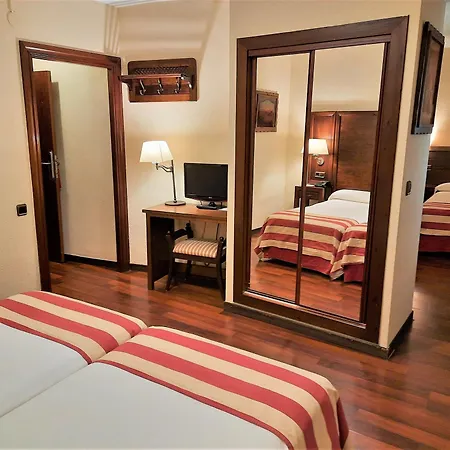 Urogallo Hotel 2*