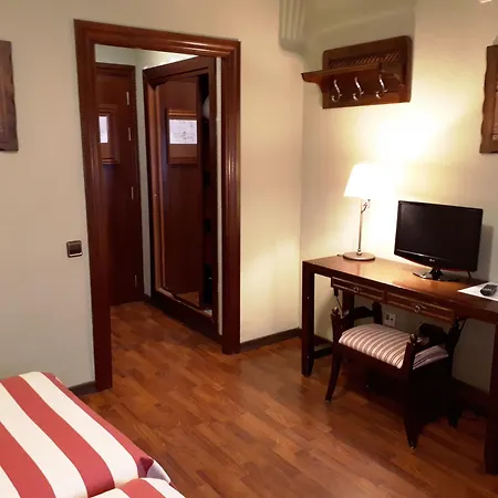 Hotel Urogallo 2*