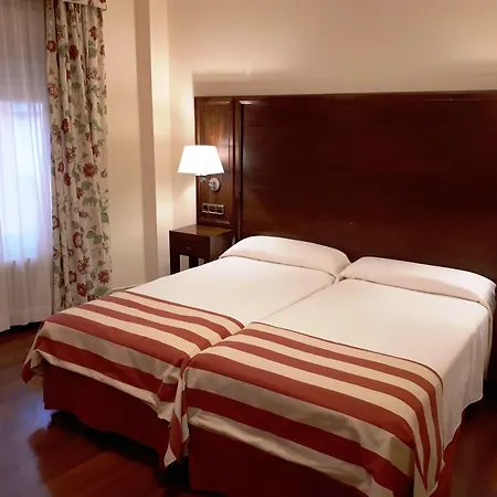 Hotel Urogallo 2*
