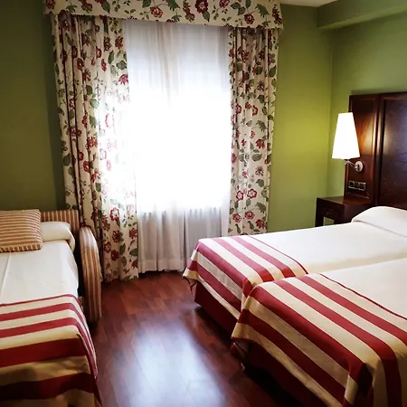 Hotel Urogallo 2*