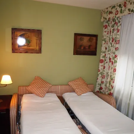 Urogallo Hotel 2*